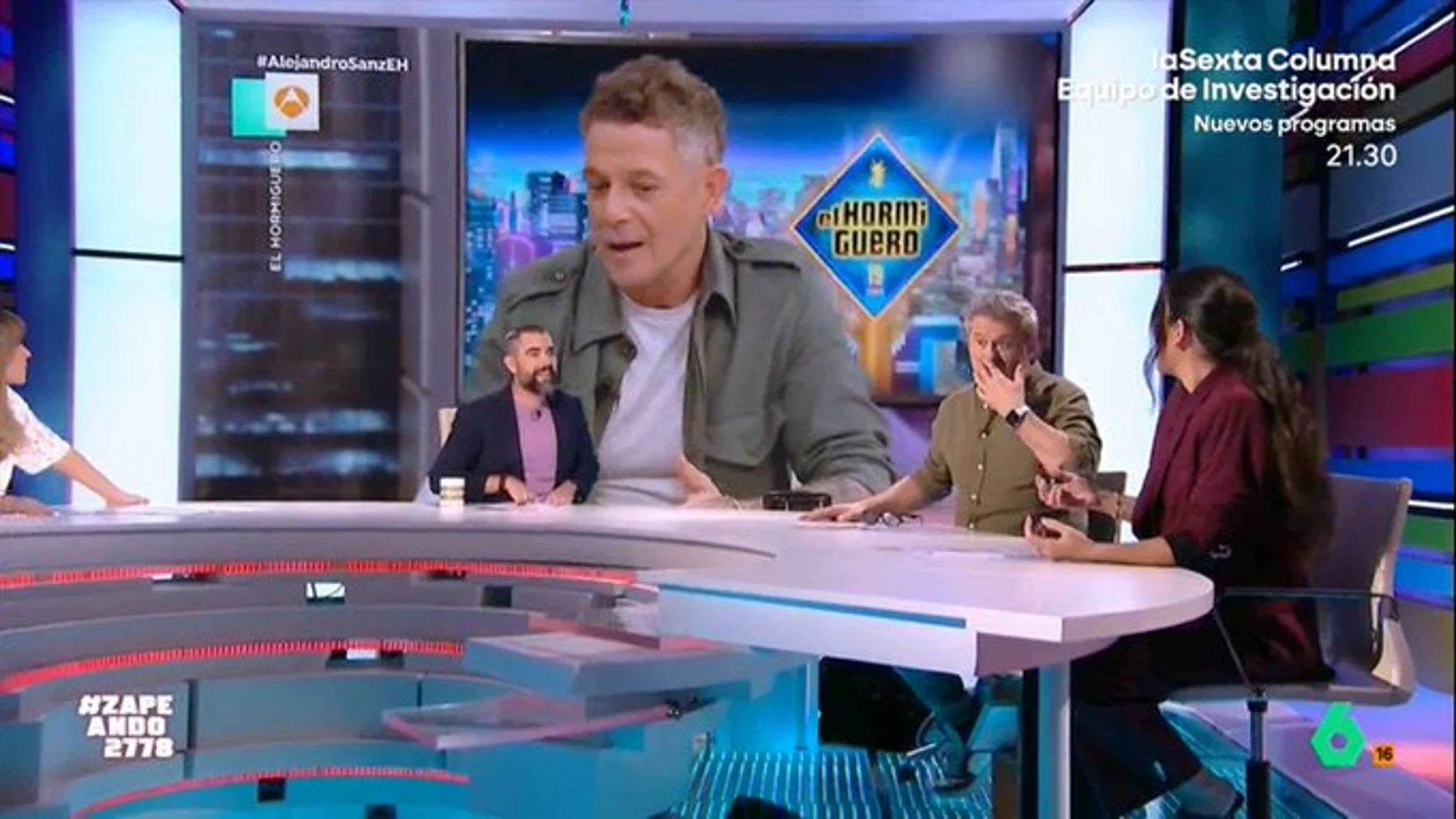 Miki Nadal saca los colores a Cristina Pedroche en 'Zapeando': "Se le ve la..."