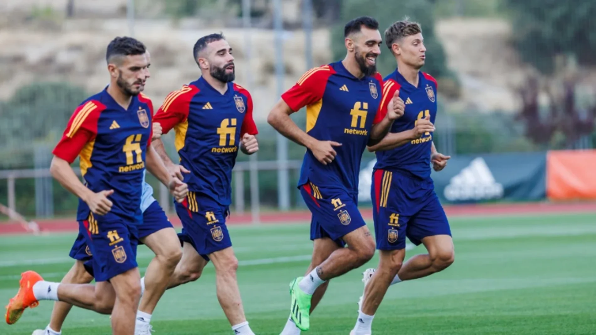 Borja Iglesias en un entrenamiento con la Selección