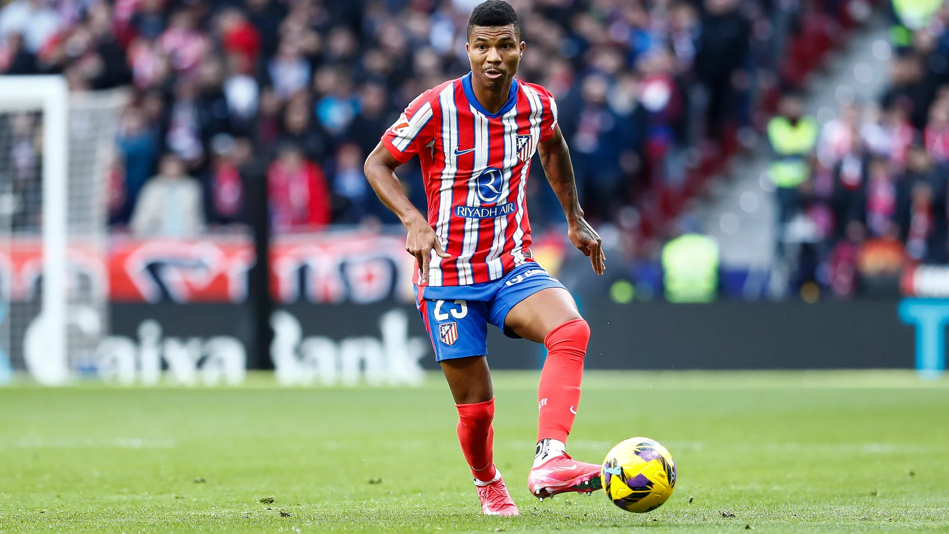 Reinildo Mandava of Atletico de Madrid in action during the Spanish League, LaLiga EA Sports, football match played between Atletico de Madrid and Villarreal CF at Riyadh Air Metropolitano stadium on January 25, 2025, in Madrid, Spain. AFP7 25/01/2025 ONLY FOR USE IN SPAIN