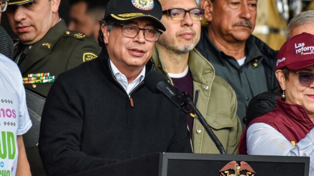 Colombia.- Petro desautoriza la entrada de aviones con inmigrantes deportados de EEUU