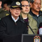 Colombia.- Petro desautoriza la entrada de aviones con inmigrantes deportados de EEUU