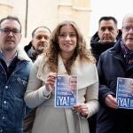 La presidenta del PP de León y vicesecretaria de Sanidad y Educación, Ester Muñoz, junto a Ricardo Gavilanes y Antonio Silván