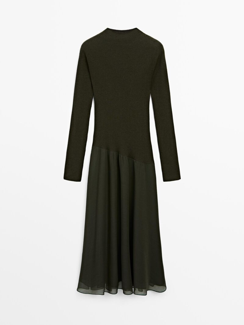 Vestido combinado.