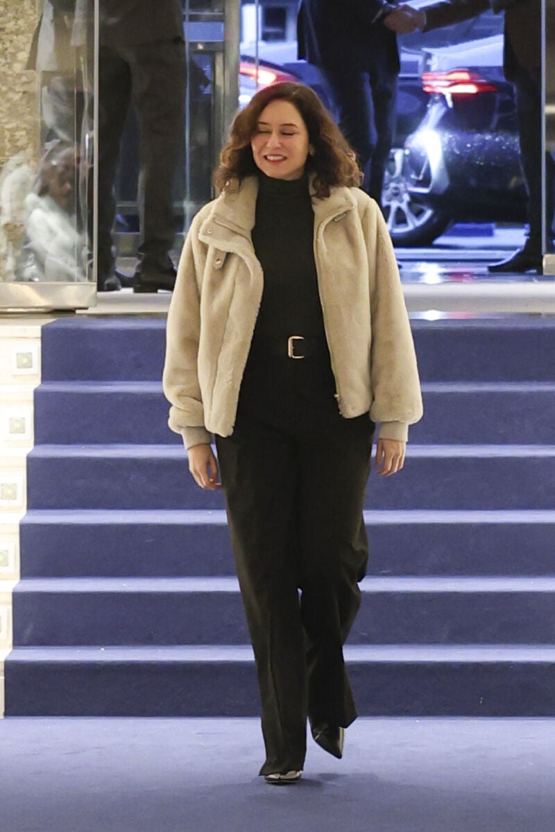 El look de Ayuso.