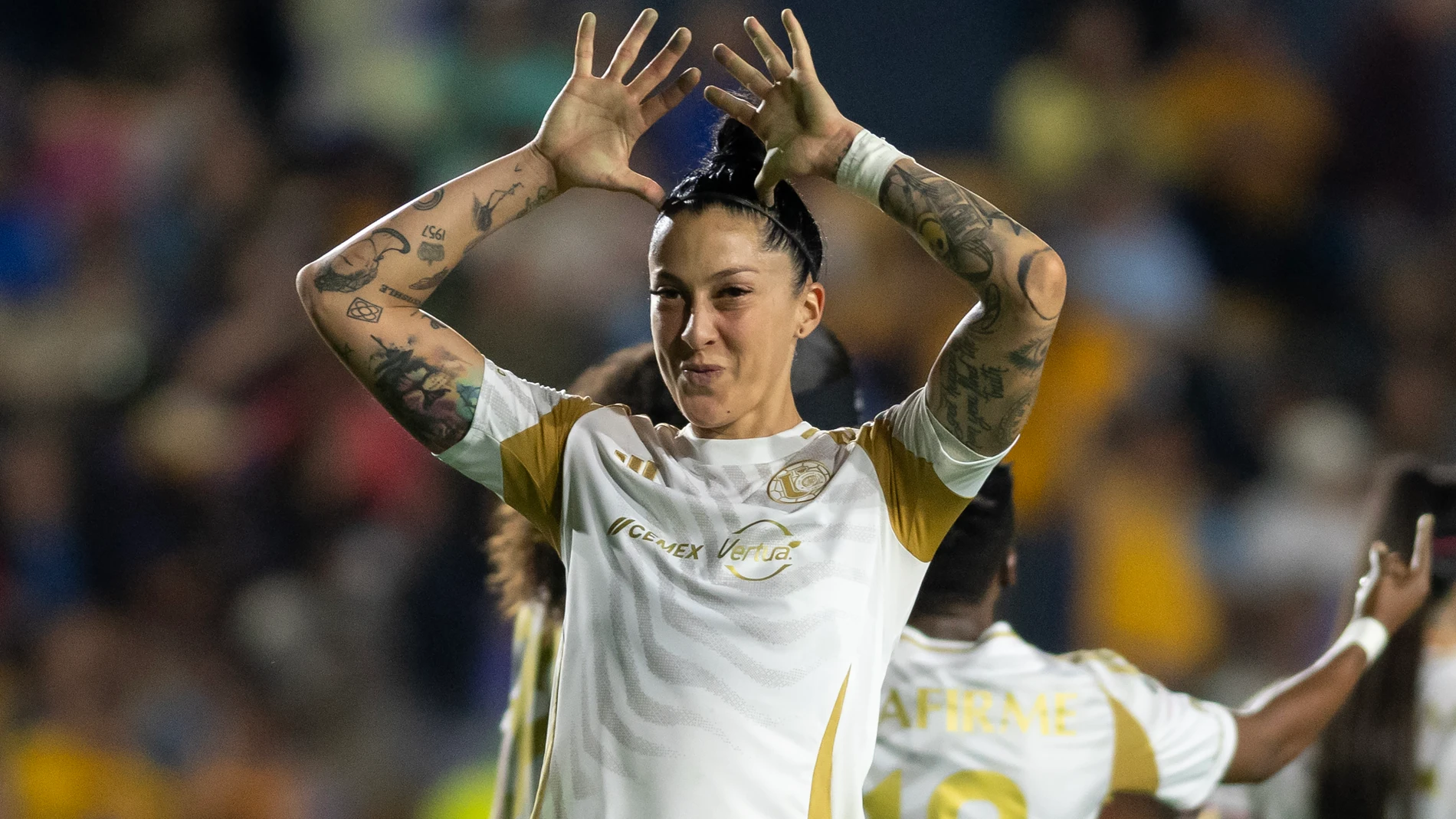 AME4319. MONTERREY (MÉXICO), 26/01/2025.- Jennifer Hermoso de Tigres celebra un gol este domingo, durante un partido de la quinta jornada del Torneo Clausura 2025 de la Liga Femenil MX entre Tigres y Toluca, en el Estadio Universitario de Monterrey (México). EFE/ Miguel Sierra