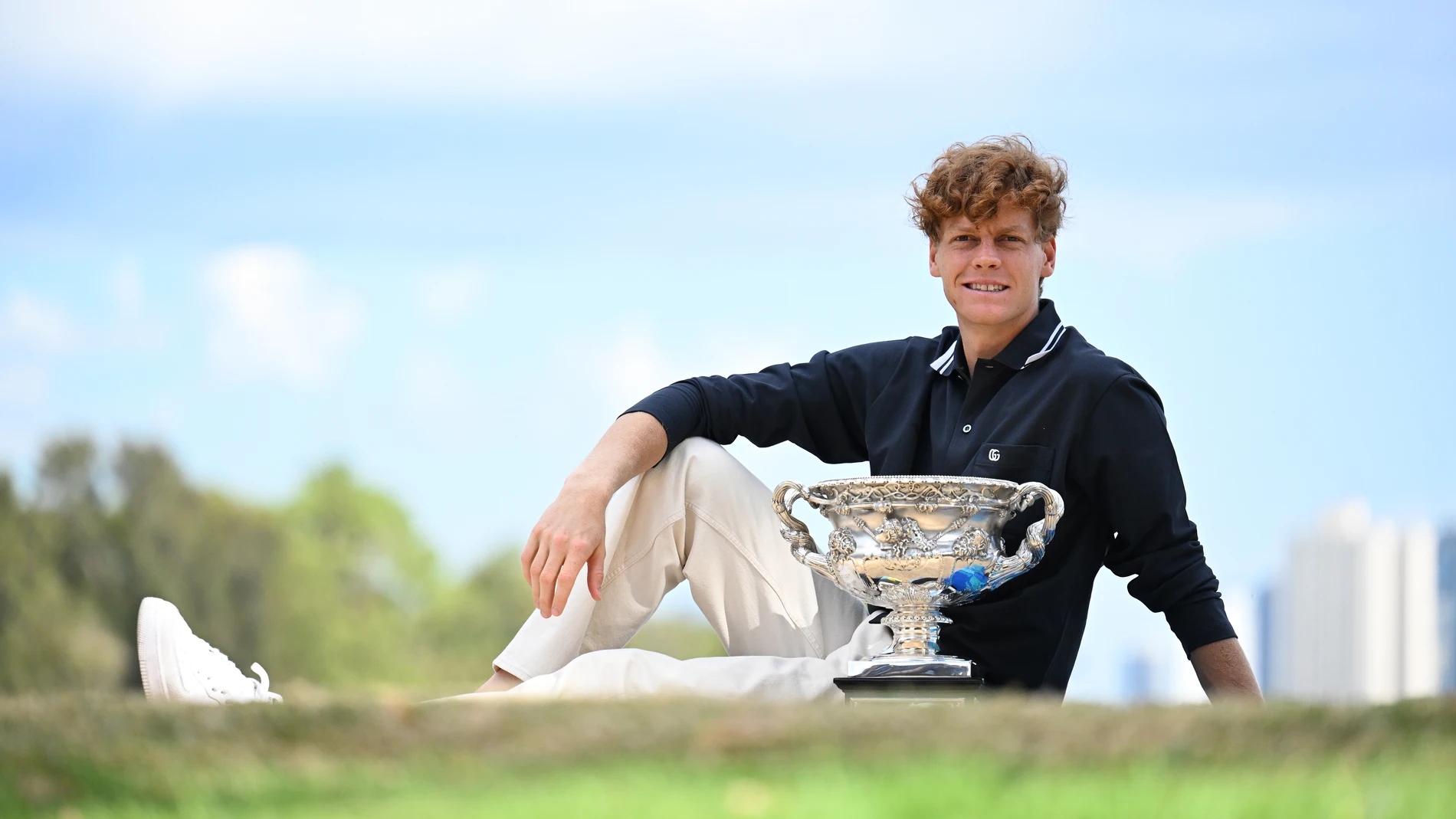 Jannik Sinner, en Melbourne con su segundo trofeo de campeón del Open de Australia