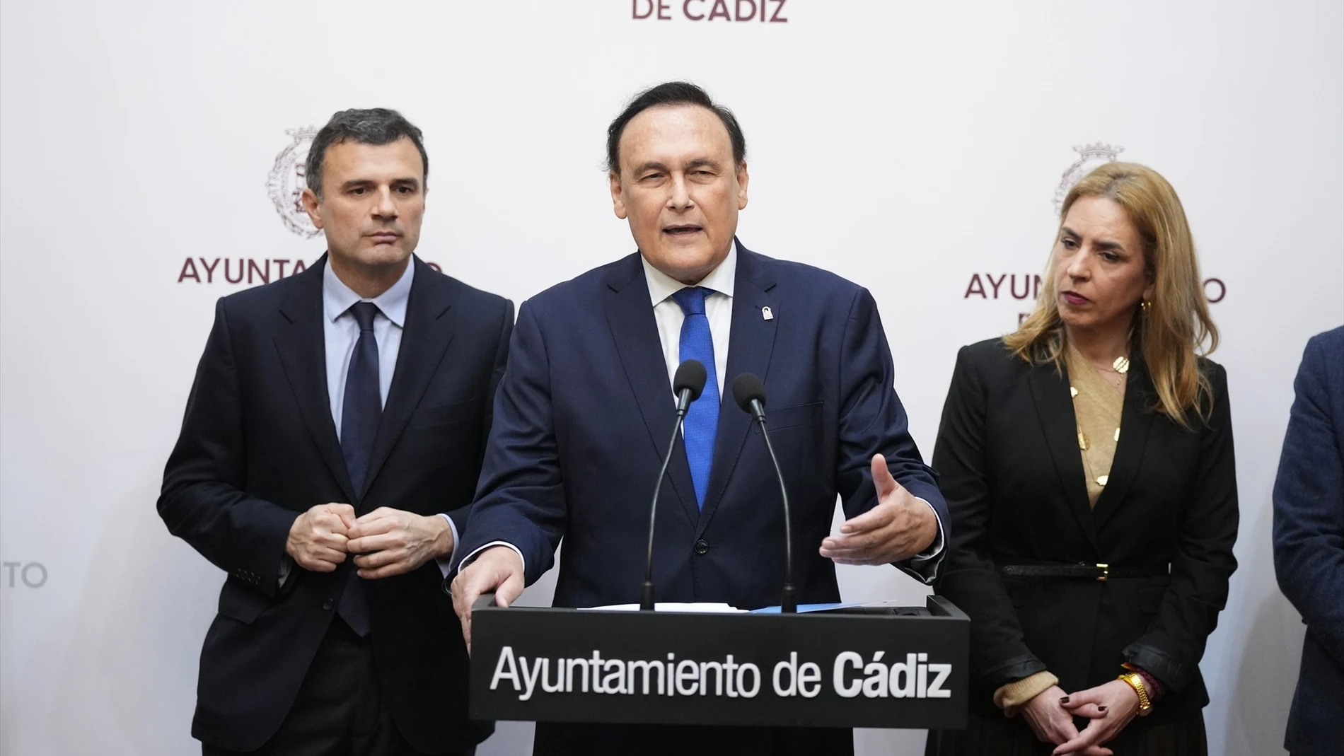 Andalucía no debe dinero a las universidades públicas ni tiene "incumplimientos", según Villamandos