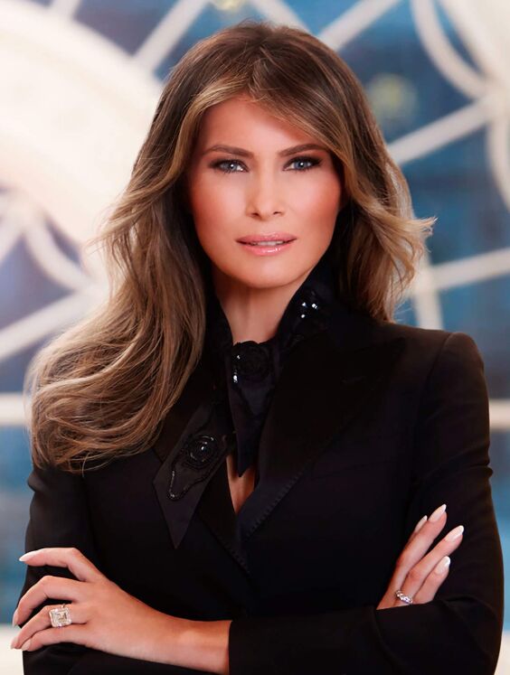 El retrato oficial de Melania Trump como primera dama en 2017