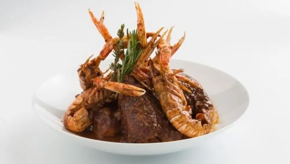 Aspecto del plato de pollo con cigalas