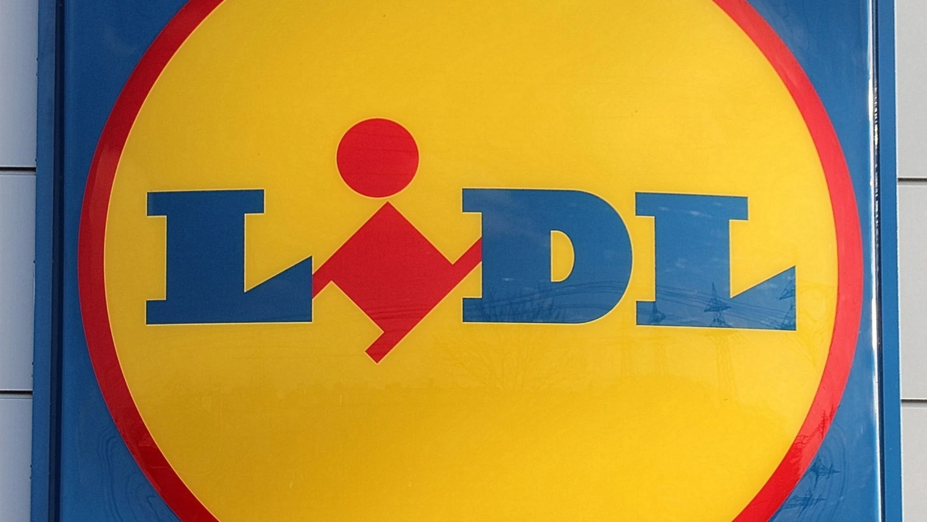 Lidl lanza una colección de ropa para la Super Bowl: está arrasando