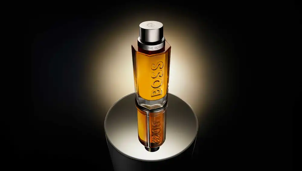Diez años después de su lanzamiento original, BOSS The Scent se reinventa con fórmulas más intensas que garantizan una impresión duradera
