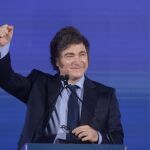 Milei llegó a Argentina con una fuerte crisis económica y está consiguiendo reducir la inflación, aumentar los sueldos y acabar con la pobreza