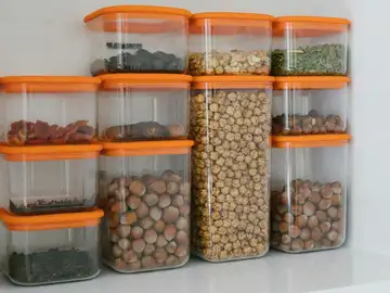 Estos son los 5 productos que bajo ninguna circunstancia debes guardar en recipientes de plástico Estos son los 5 productos que bajo ninguna circunstancia debes guardar en recipientes de plástico