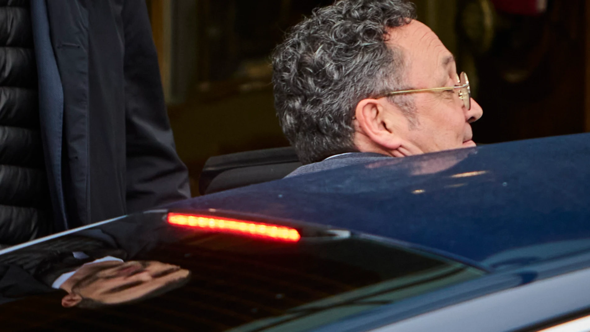 El fiscal general del Estado, Álvaro García Ortiz, a su salida este miércoles, del Tribunal Supremo, donde ha comparecido en calidad de investigado por la presunta filtración de un correo en el que el novio de Isabel Díaz Ayuso ofrecía un pacto a la Fiscalía en el que reconocía haber cometido dos delitos fiscales © Alberto R. Roldán / Diario La Razón 29 01 2025