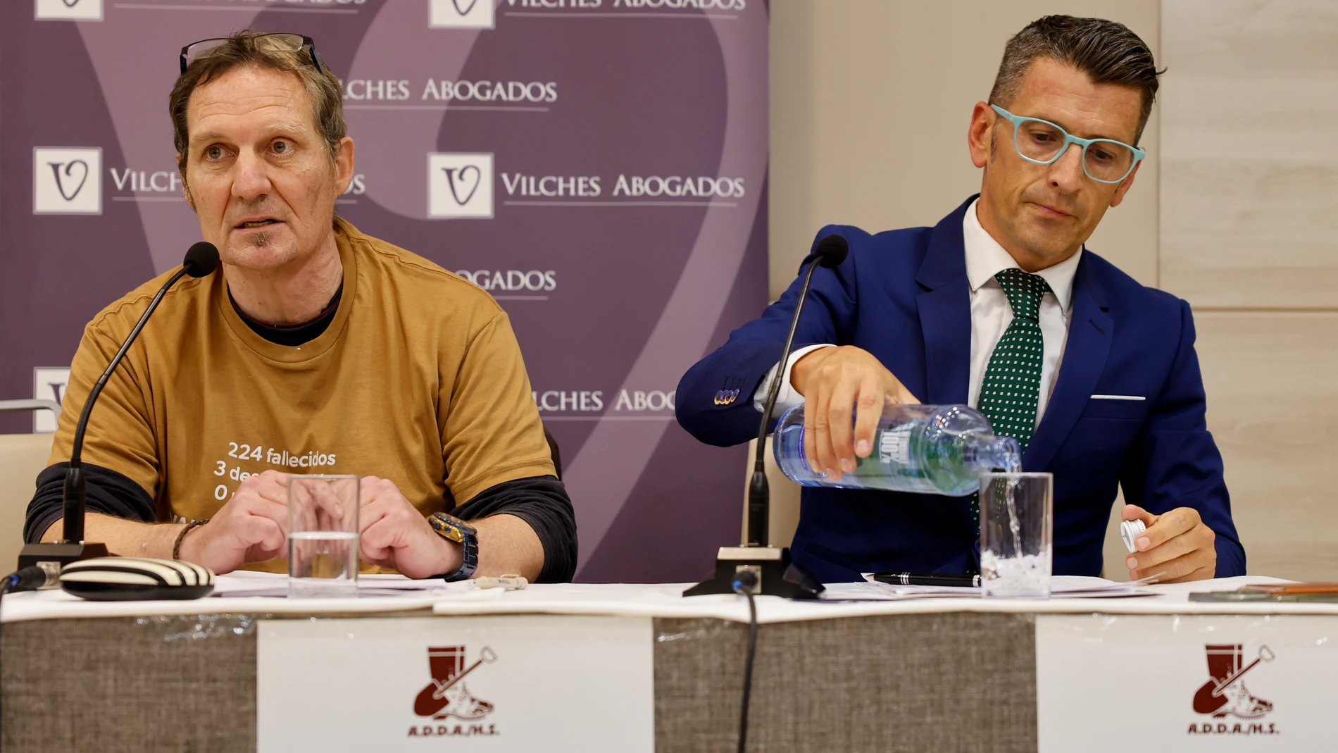 El presidente de la Asociación, Christian Lesaec, y el abogado Manuel Hernández
