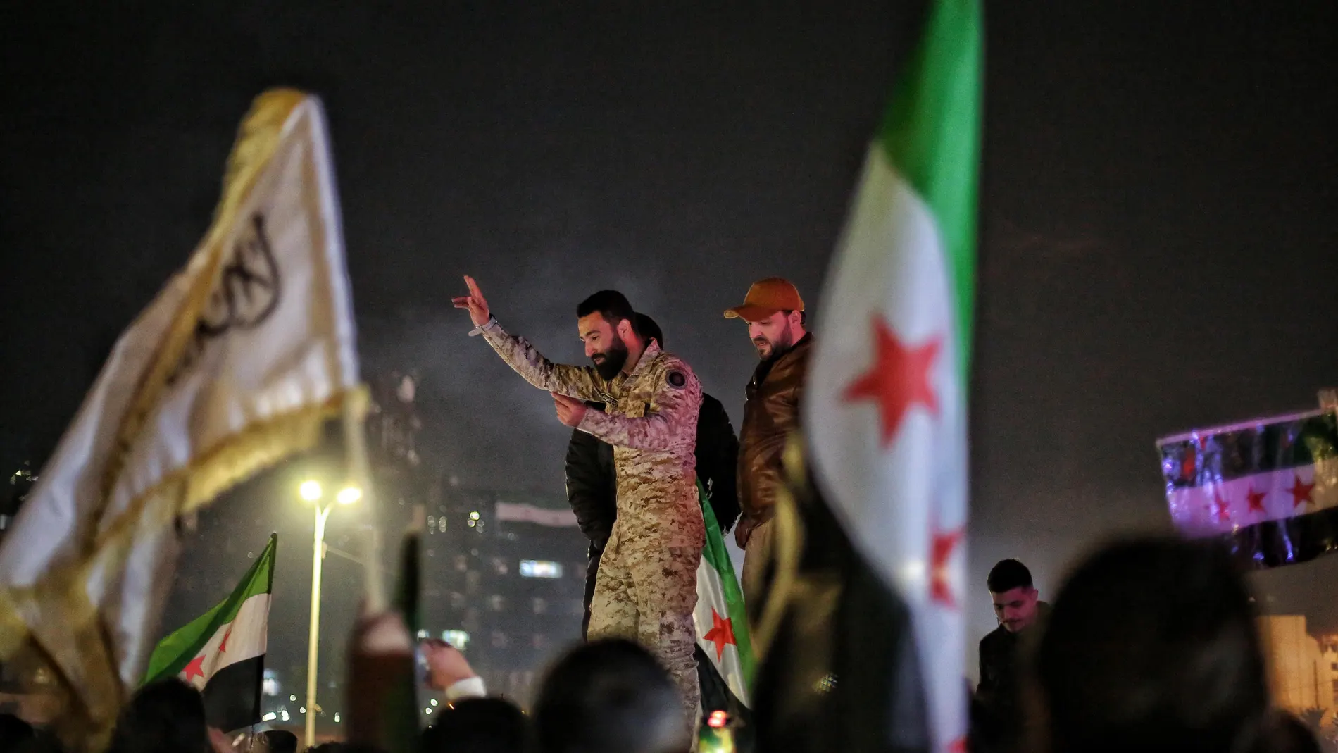 Damascus (Syrian Arab Republic), 29/01/2025.- People celebrate in the streets after Syrian leader Ahmed al-Sharaa was named president to oversee a transitional period in Damascus, Syria, 29 January 2025. Syria's Military Operations Command announced on 29 January that al-Sharaa had been designated president for this transitional phase, with the country's 2012 constitution suspended, the parliament dissolved, and al-Sharaa entrusted with forming a temporary legislative council for the transiti...