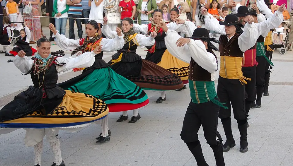 Recreación popular de una muiñeira