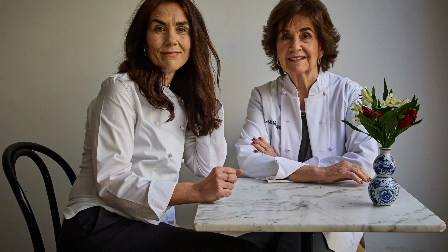 Entrevista a la pastelera Isabel Maestre y a su hija Marta en el obrador familiar. © Alberto R. Roldán / Diario La Razón. 30 01 2025