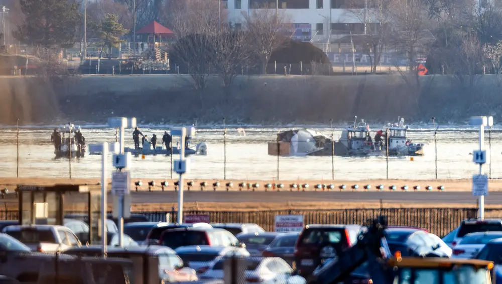 Search efforts after passenger jet collided with military helicopter in Washington DC