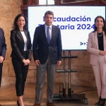 Eusebio Mompó, Sonia Díaz, Carlos Mazón, Ruth Merino e Inmaculada Domínguez durante la presentación de la recaudación de la AVT
