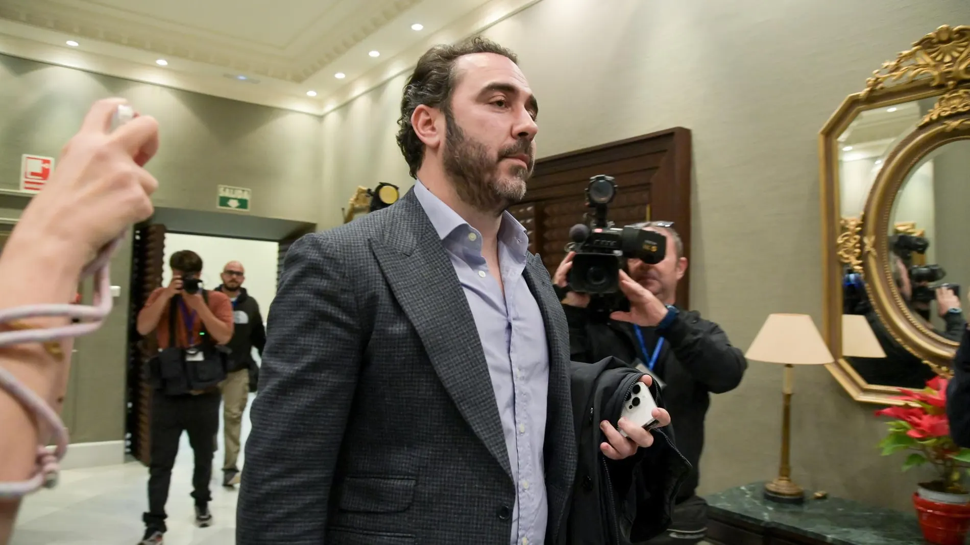 De Aldama se acoge a su derecho a no declarar ante la comisión de investigación del Parlamento de Canarias