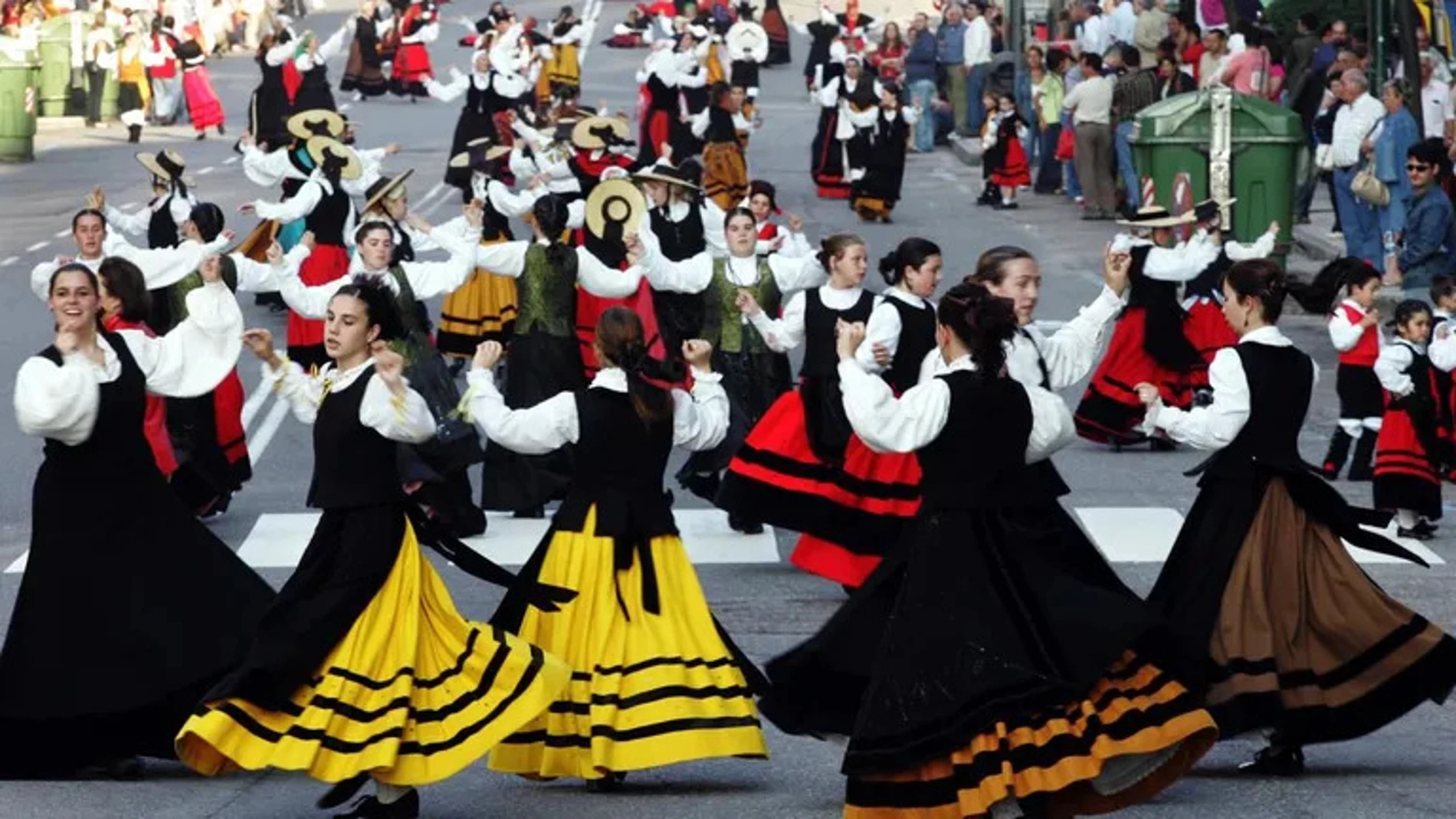 Ni el chotis, ni la jota: así es la danza que define la identidad de Galicia