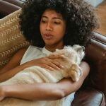 Las personas que hablan a sus perros como si fueran personas suelen tener estos 7 rasgos, según la psicología