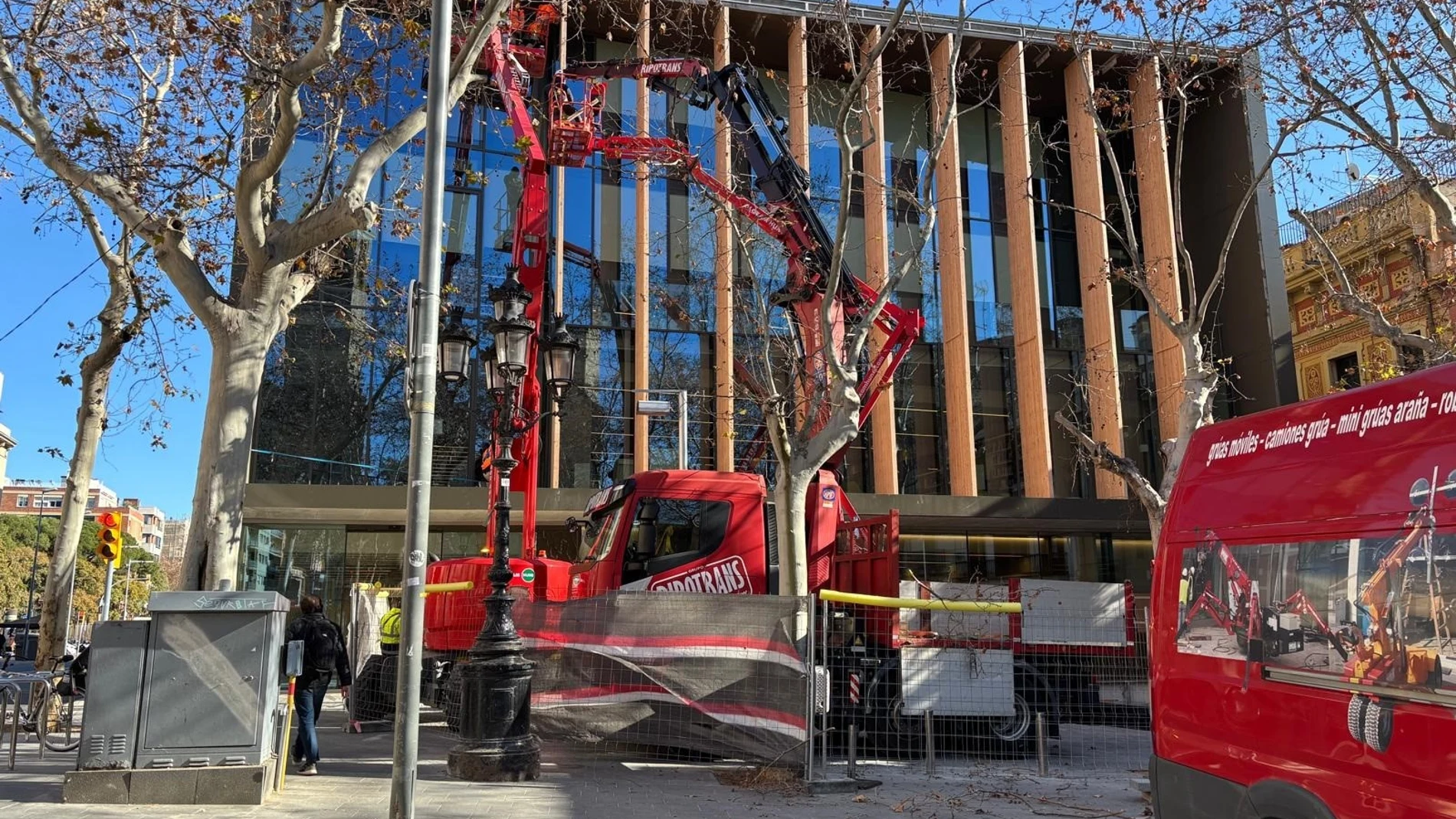 Fachada de la nueva biblioteca J.V. Foix en Barcelona, que se inaugura este sábado en el barrio de Sarrià, en el distrito de Sarrià-Sant Gervasi EUROPA PRESS 31/01/2025