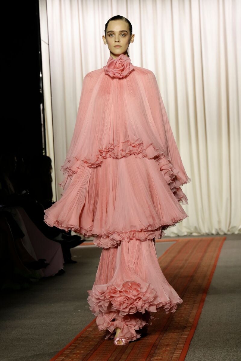 Desfile de Giambattista Valli en la Semana de la Moda de la Alta Costura de París.