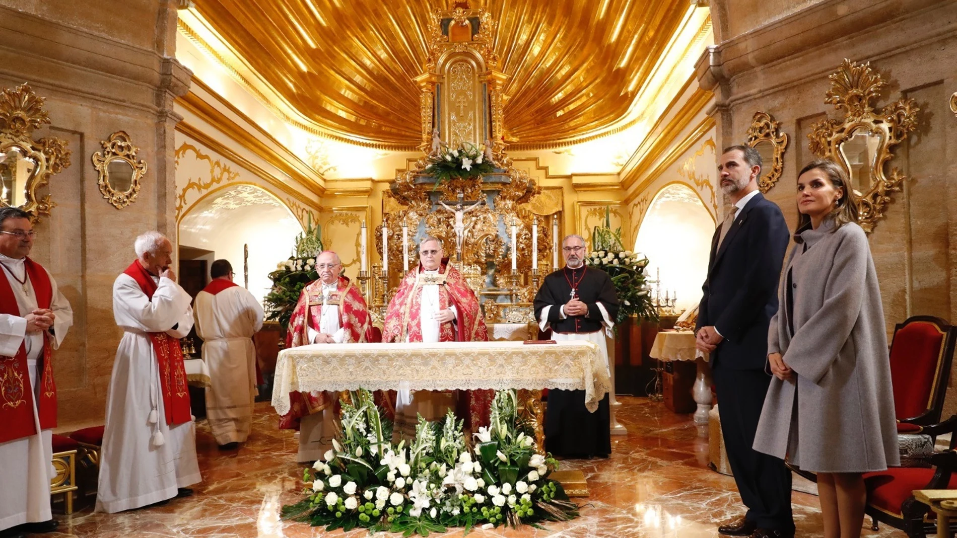 Sus Majestades los Reyes visitan la Real Basílica de la Vera Cruz, en Caravaca de la Cruz (Murcia), en noviembre de 2017
