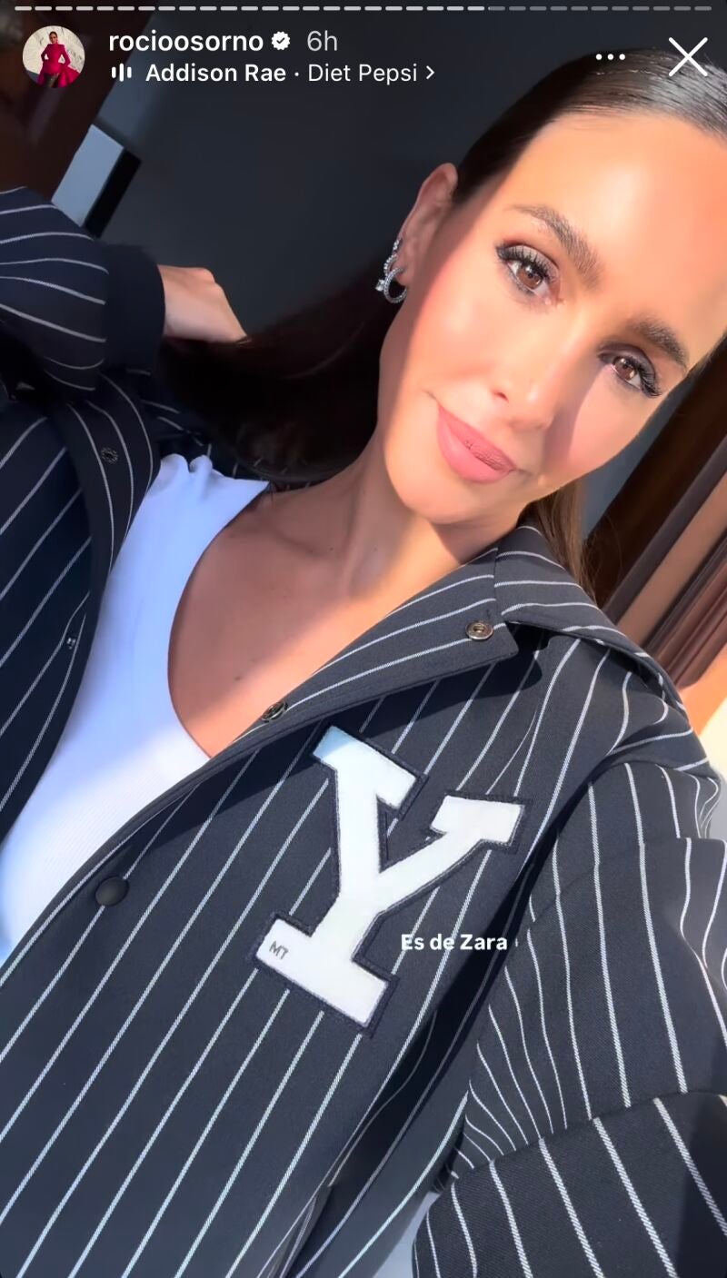 Rocío Osorno con bomber estilo 'college' de Zara.