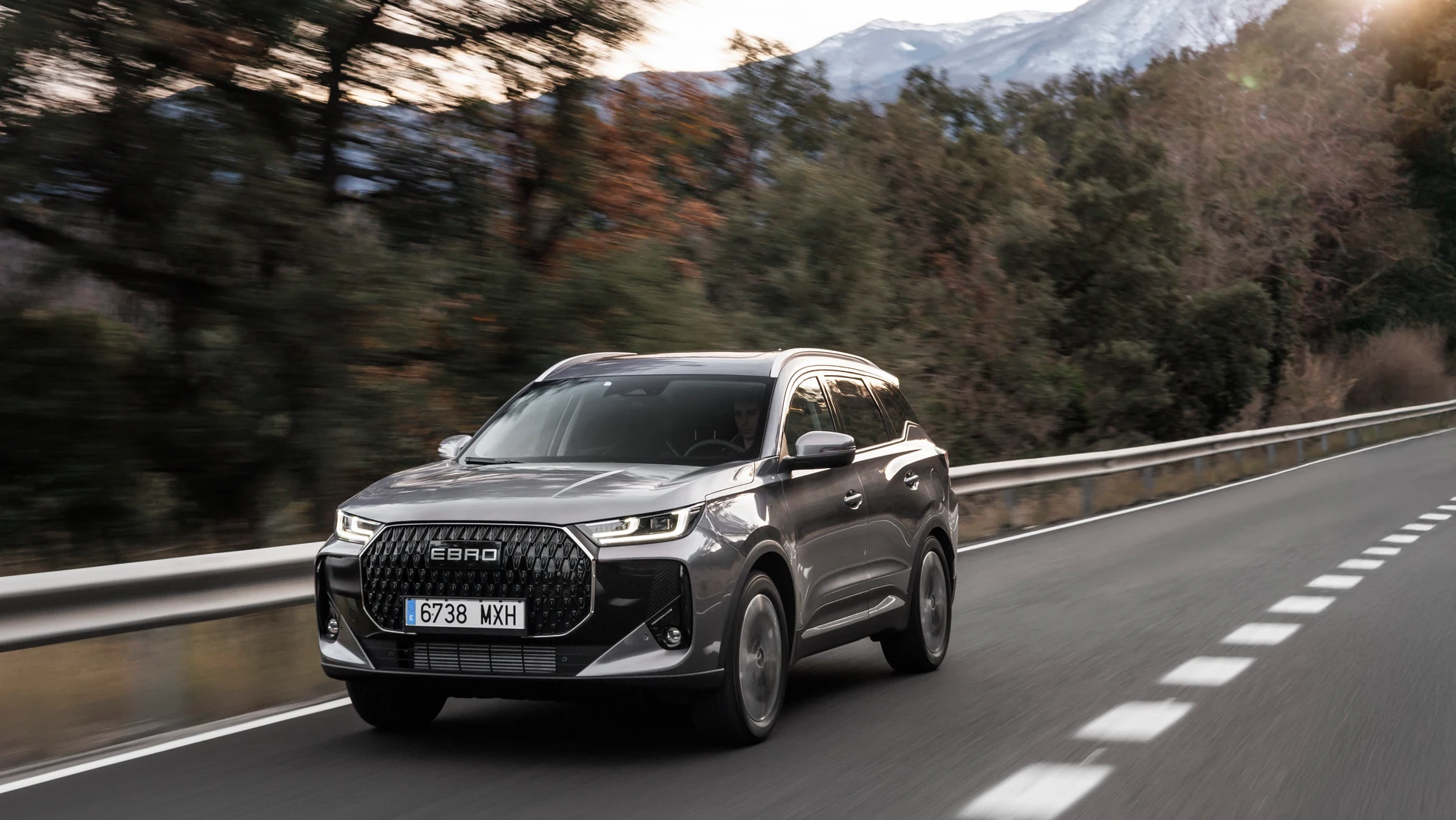 Vuelve EBRO con el SUV S700
