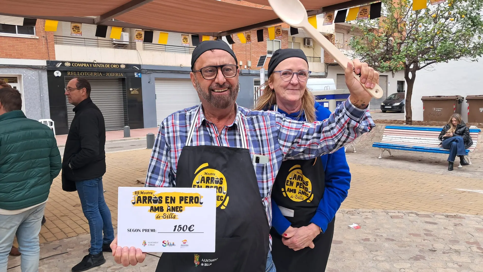 Imagen de los concursantes galardonados con el segundo premio