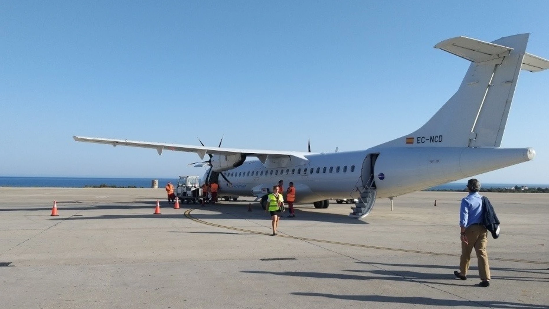 Avión que conecta Sevilla con Almeria