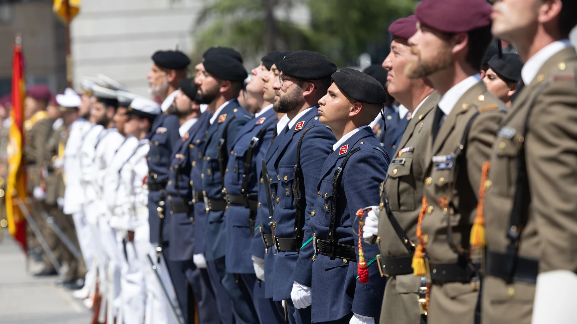 El objetivo de Defensa es contar con entre 130.000 y 140.000 efectivos