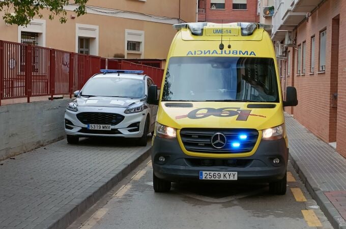 Policía Local de Murcia y ambulancia '061'