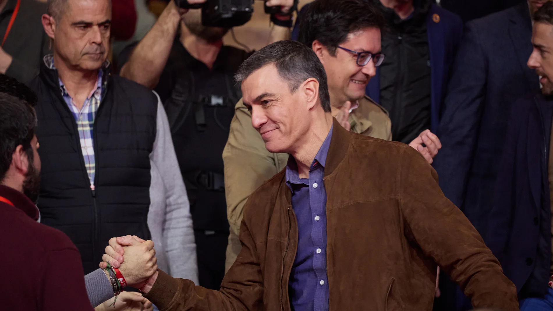 El secretario general del PSOE y presidente del Gobierno, Pedro Sánchez, durante el 15º Congreso Regional del PSOE-M, en la Universidad Carlos III, a 2 de febrero de 2025, en Leganés, Madrid (España). El PSOE-M celebró ayer, 1 de febrero, y hoy su 15º Congreso Regional, durante el que se ha hecho oficial el liderazgo de Óscar López, único candidato a la Secretaría General de la formación tras la salida de Juan Lobato, y se ha presentado a la nueva ejecutiva. Además, durante el encuentro se ha...