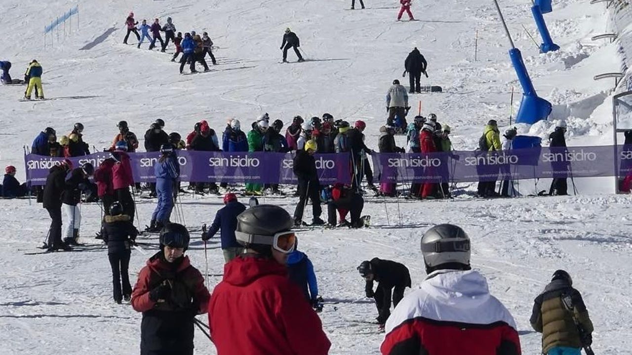 San Isidro y Leitariegos calientan motores ante una nueva temporada de esquí