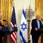 O.Próximo.-Trump ordena sancionar a miembros del TPI en represalia por las órdenes de arresto contra Netanyahu y Gallant