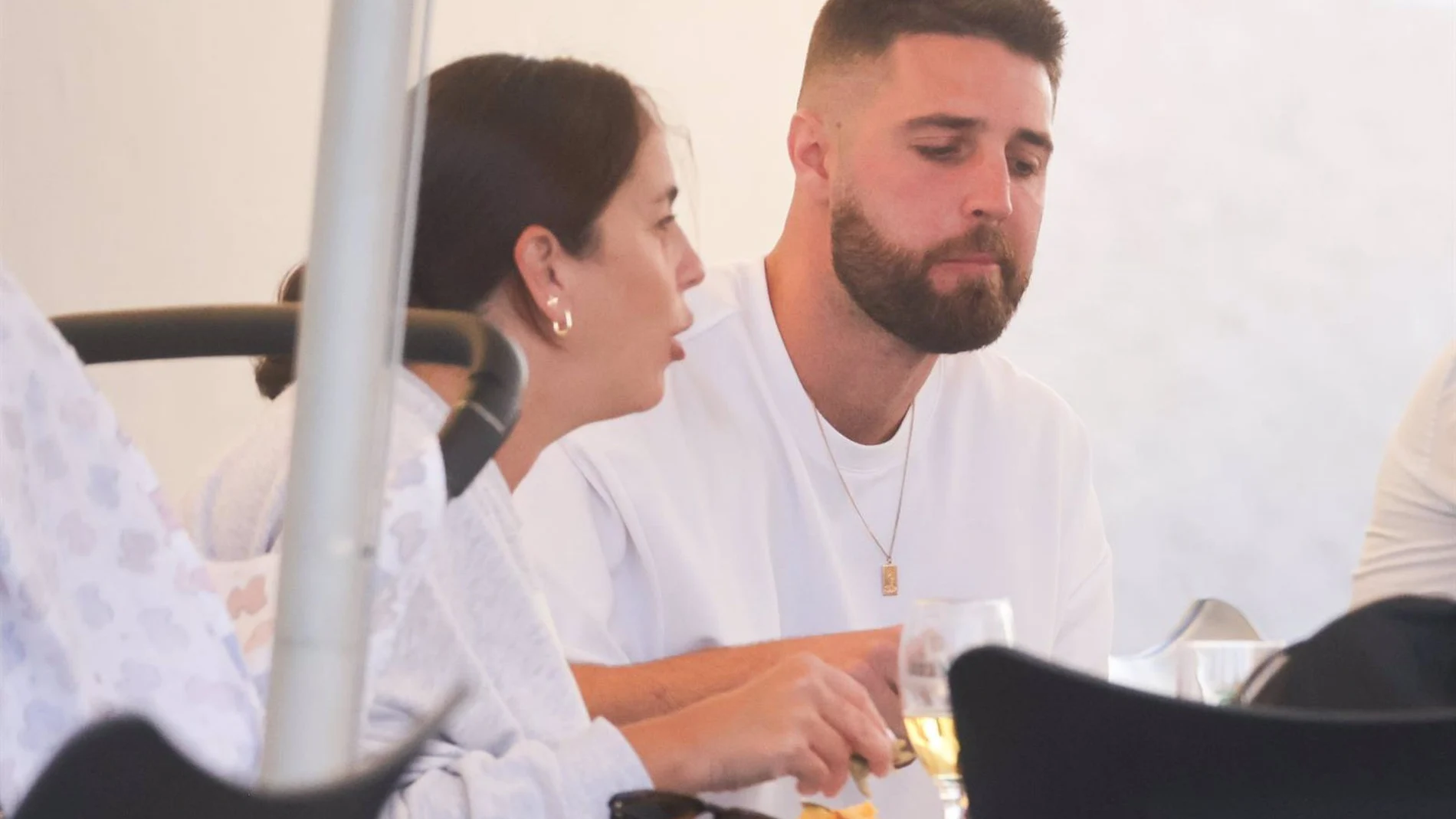 Anabel Pantoja y David Rodríguez disfrutan de una comida familiar