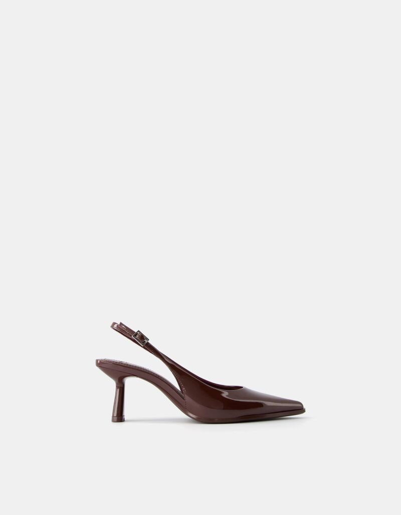 Zapato de tacón sensato.