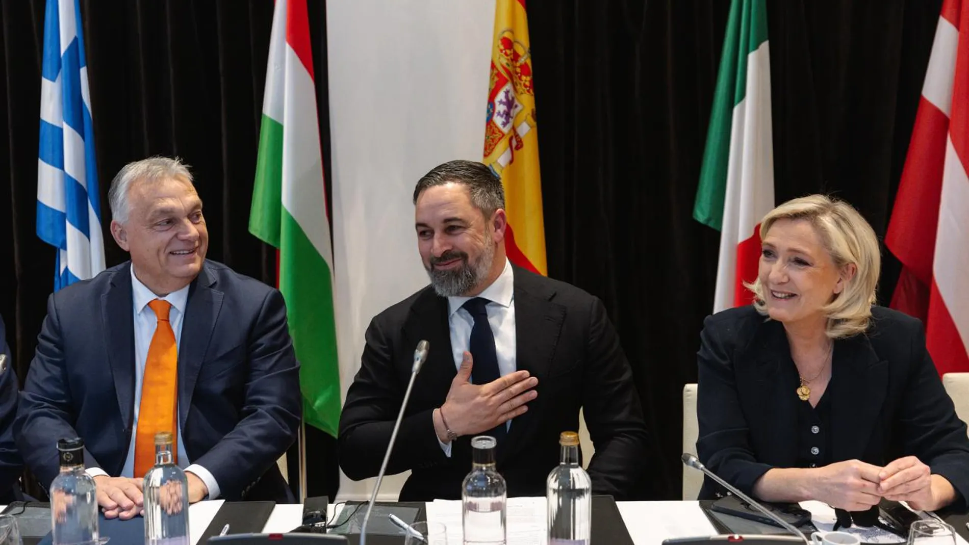 Viktor Orban, Santiago Abascal y Marine Le Pen, en la reunión de trabajo del cónclave de Patriots
