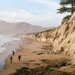 Imagen de archivo de acantilados en la costa de California