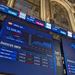 La bolsa cae el 0,33 % y pierde el nivel de 12.700 puntos por el retroceso de Wall Street