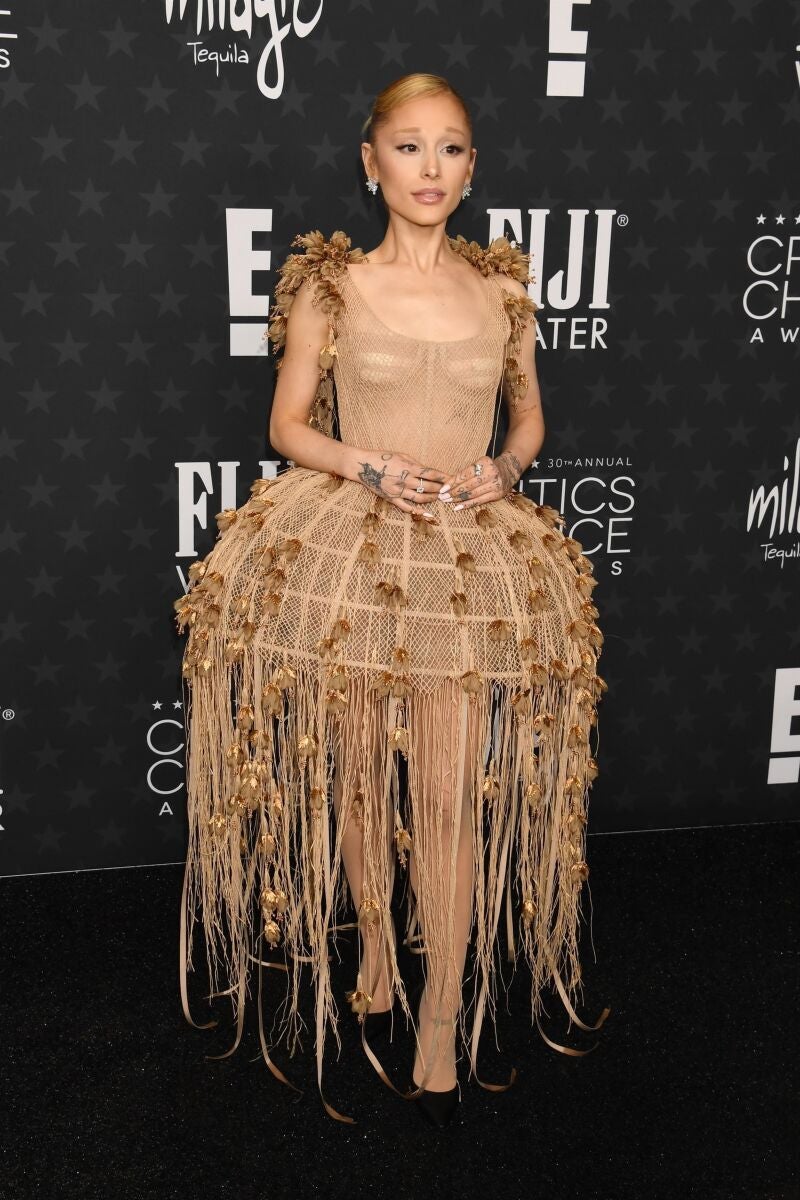 Ariana Grande en los Critics Choice Awards 2025.