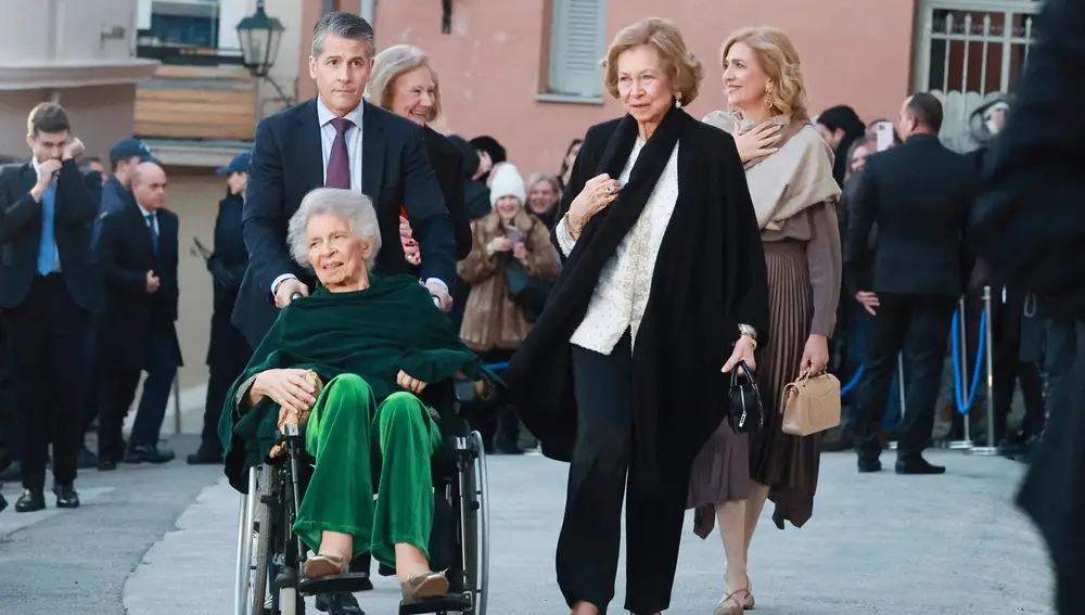 La Reina Sofía y la Infanta Cristina en la boda de Nicolás en Grecia.