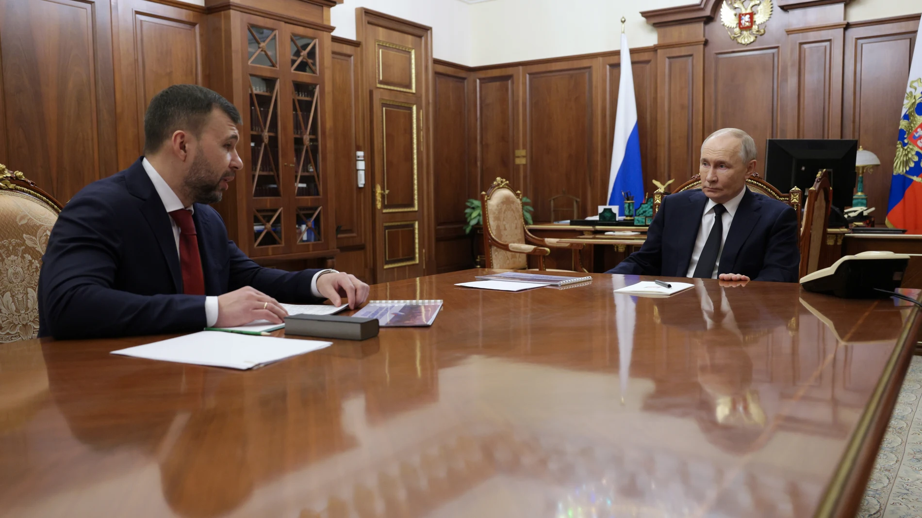 MOSCOW (Russian Federation), 10/02/2025.- Russian President Vladimir Putin (R) listens to the Head of the Donetsk People's Republic (DPR) Denis Pushilin during their meeting at the Kremlin in Moscow, Russia, 10 February 2025. (Rusia, Moscú) EFE/EPA/GAVRIIL GRIGOROV / SPUTNIK / KREMLIN POOL MANDATORY CREDIT