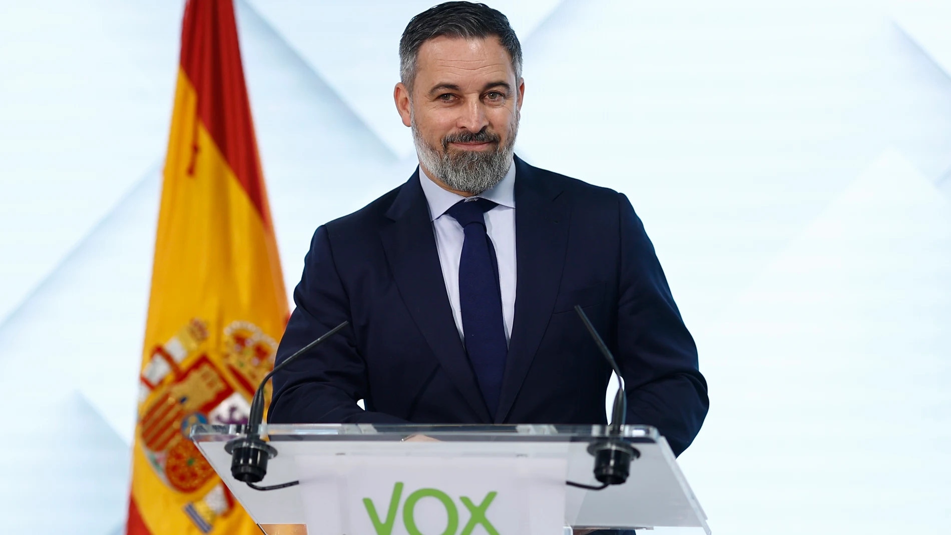 MADRID, 10/02/2025.-El líder de Vox, Santiago Abascal, en rueda de prensa posterior al Comité de Acción Política celebrado este lunes en la sede del partido, en Madrid. EFE/Rodrigo Jiménez