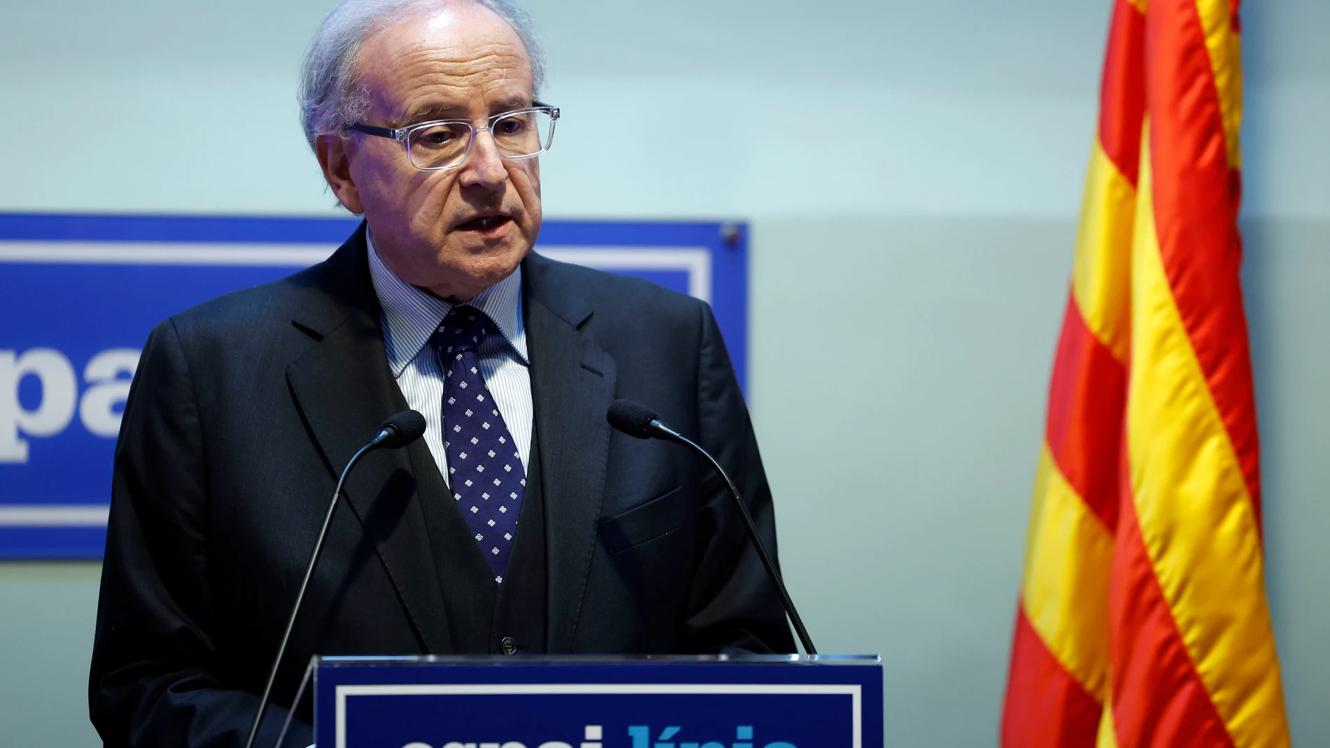 GRAFCAT3833. BARCELONA, 12/02/2025.- El abogado Jordi Domingo durante la rueda de prensa que ha ofrecido tras vencer en las elecciones internas a la presidencia del Consejo de la República, en las que ha sido el candidato más votado con el 65,86 % votos, por delante de Montserrat Duran, con el 22,7 %, y del exconseller de Toni Comín, que ha quedado en tercer lugar con el 9,19 % de sufragios. EFE/Toni Albir