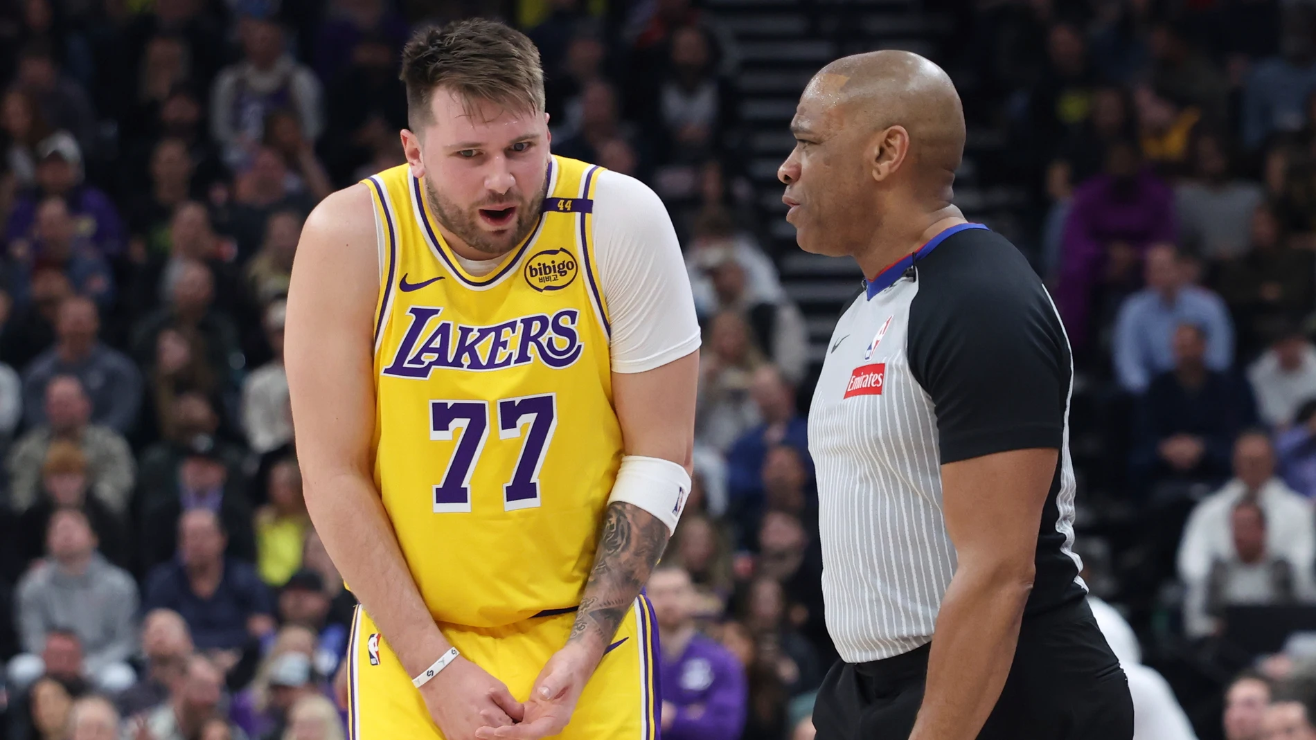 Doncic, en plena protesta a un árbitro en el partido ante los Jazz en Salt Lake City